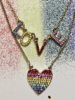 アクセサリー BURBERRY Heart Rhinestone Gold Necklace Heart Charm in Gold - Women | Burberry® Official