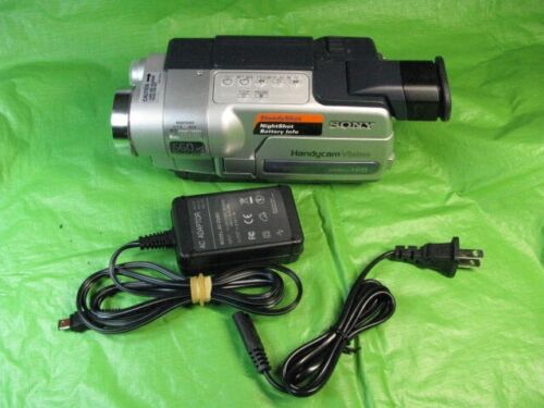 Sony CCD-TRV318 Hi8 Video 8MM Camcorder - TESTED Work GOOD -Record Transfer Play - Picture 1 of 9