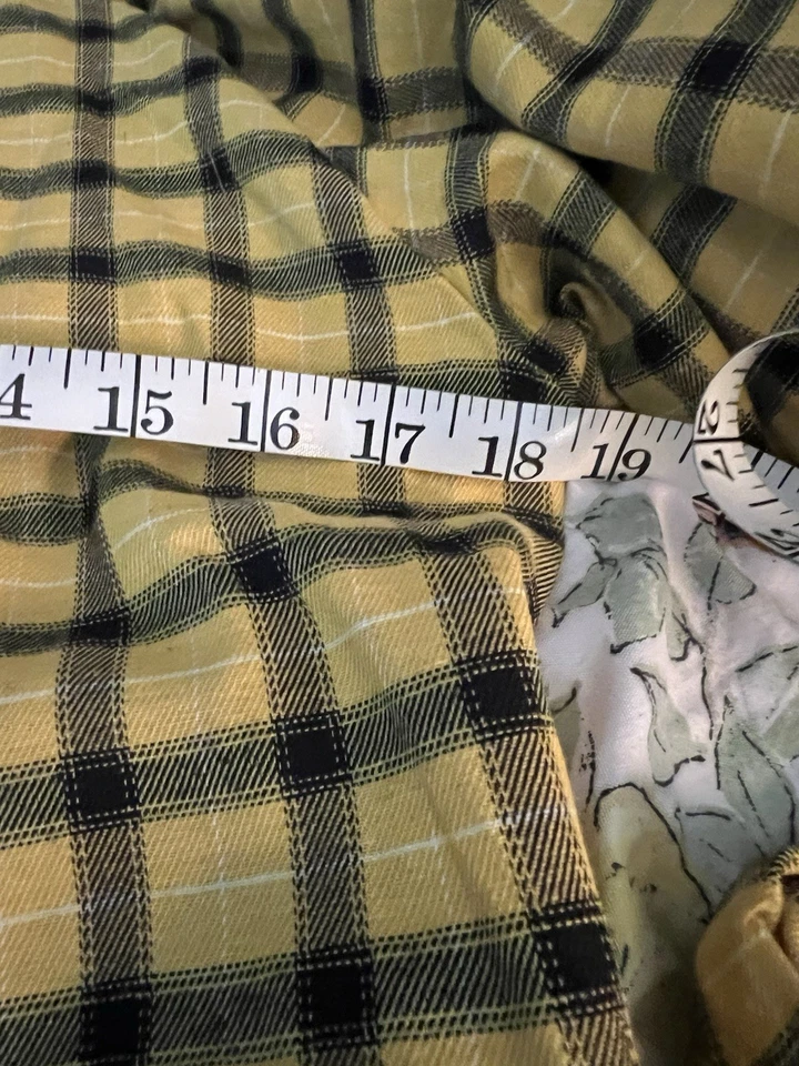 Muñecas, matar, tamaño despistado, pequeño traje amarillo a cuadros, trucos y golosinas Foto 3 de 4