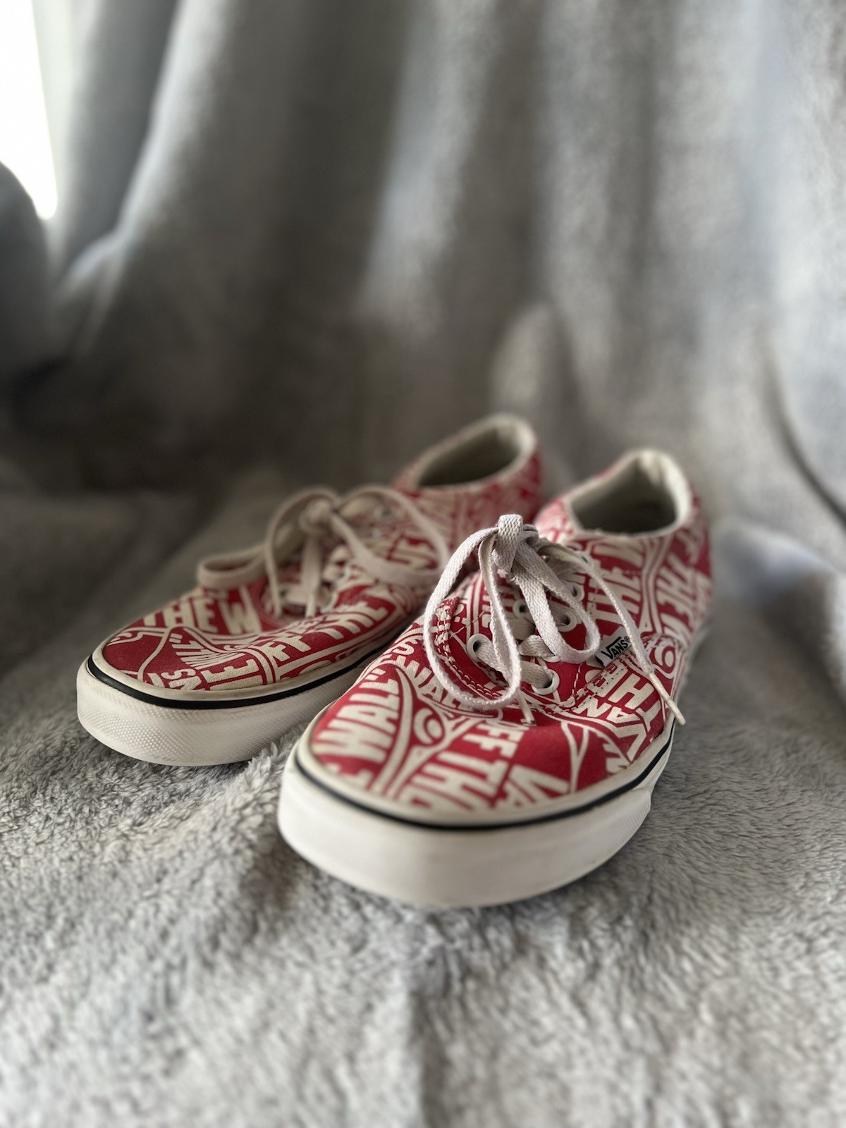 Vans Authentic Red Off The Wall Print Sneakers Men 6.5 Women 8