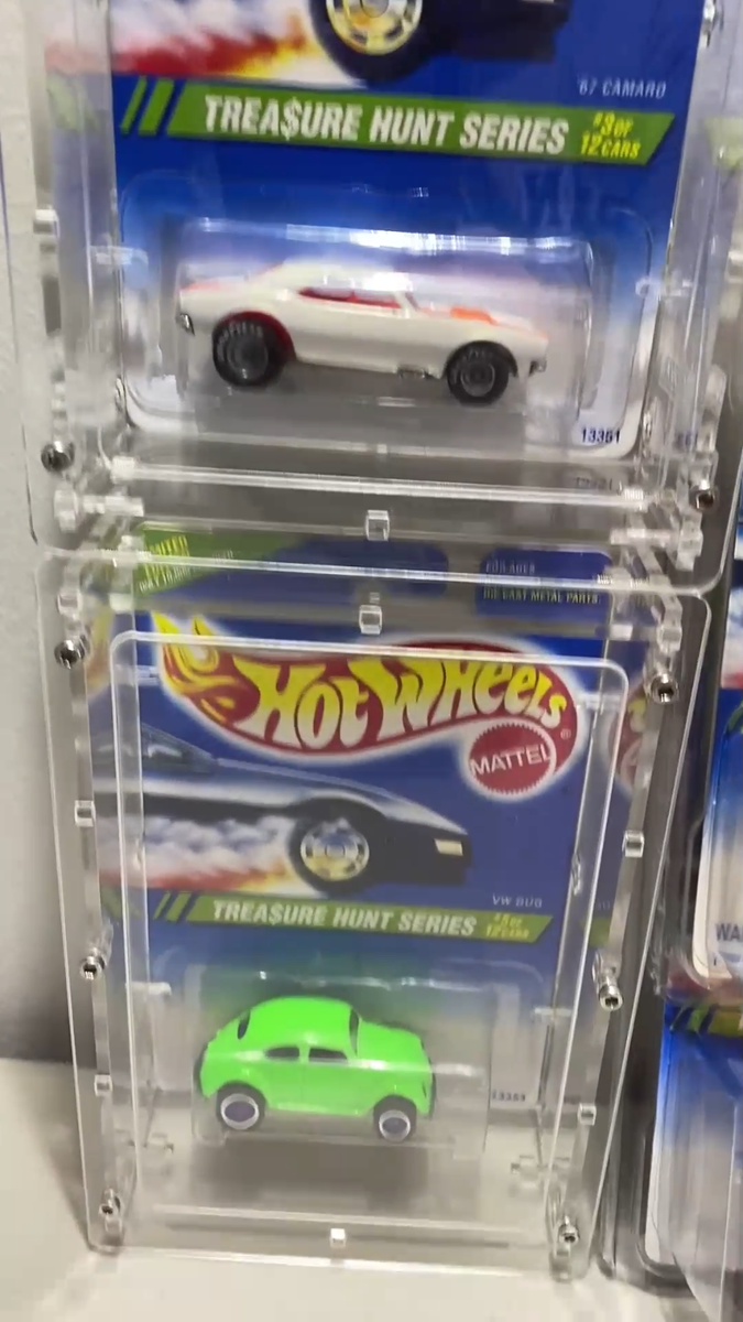 Hot Wheels 1995 Treasure Hunt COMPLETE SET Camaro & VW Bug