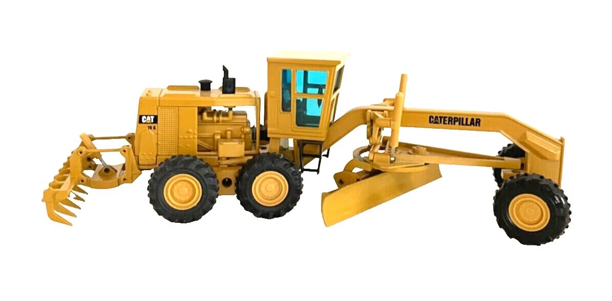 CAT 1:50 Diecast Farm Vehicles