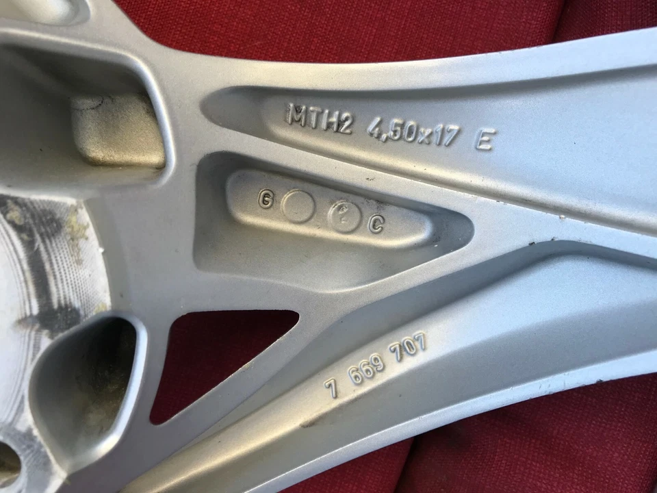 Rueda trasera BMW F650CS 3 radios plateada 4,50-17 NOS Foto 4 de 4