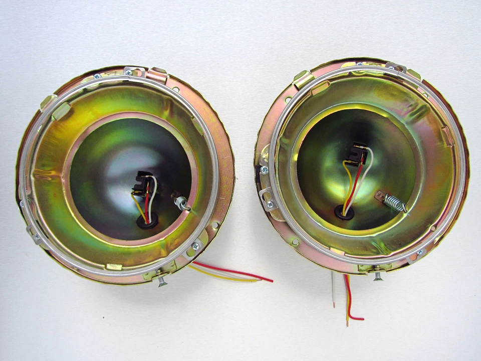 DATSUN 1000 1200 320 311 312 B110 B210 B310 pair headlight bucket housing 7 inch - Image 4 of 4