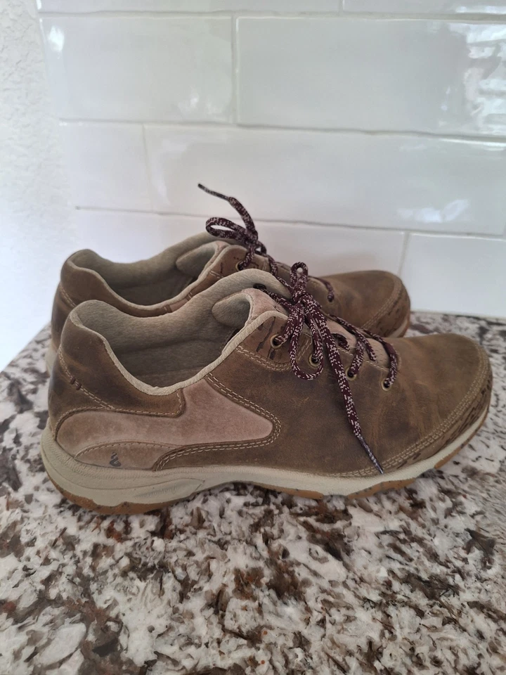 Zapatos bajos de senderismo Ahnu Montara Teva para mujer talla 8,5 de cuero tostado impermeables al aire libre Foto 2 de 4