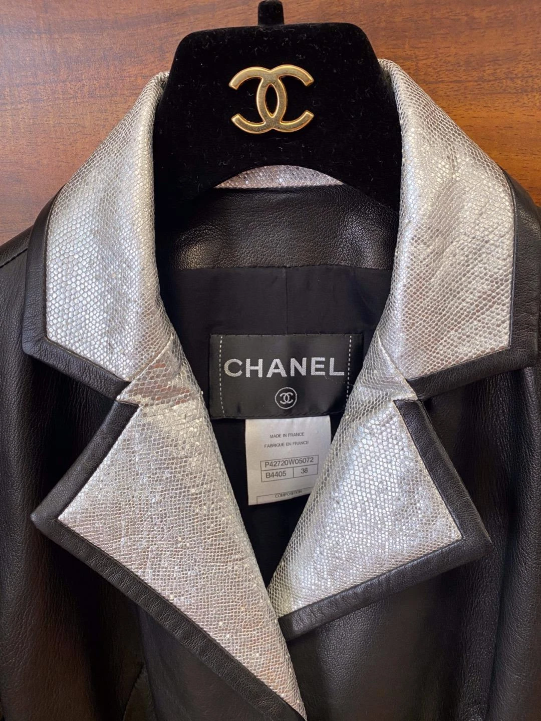 Giacca blazer corta vera pelle di agnello nera CHANEL dettagli argento taglia 38