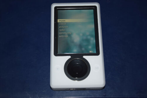 Microsoft Zune 30 GB White Wi-Fi FM Radio WMA MP3 Player New battery Collectible - Picture 1 of 7