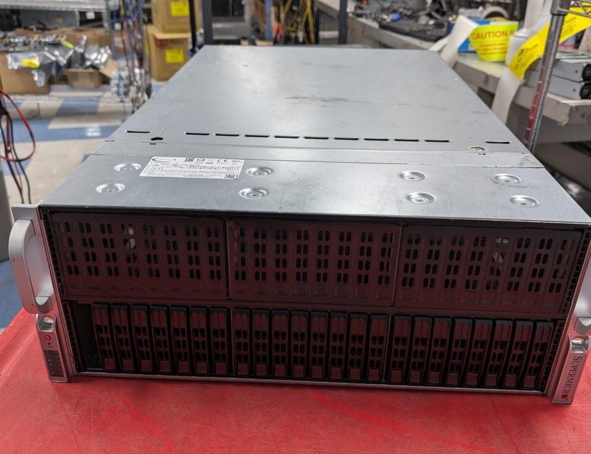 SUPERMICRO SYS-4029GP-TRT, 4 X2000 WATT POWER, 8 X FAN, 2 X H/S