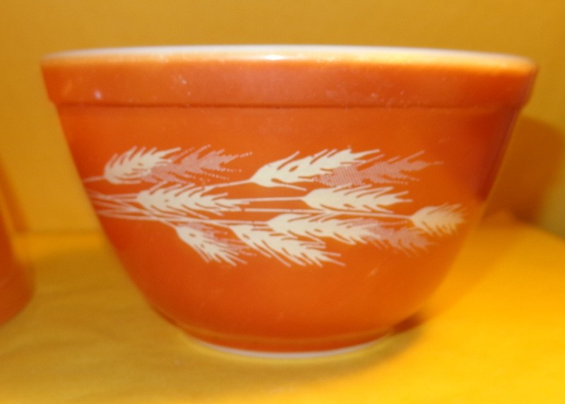 SMALL VINTAGE PYREX Burnt Orange Autumn Harvest Wheat NESTING MIXING BOWL #401