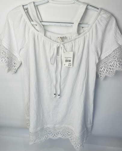 Cato Women's Top Size S White Fancy Dressy Lace Lightweight NEW