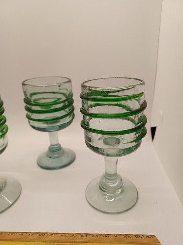Set 4 Hand Blown Mexican Green Rim & Swirl Wine Glasses 4 oz - Picture 3 of 10