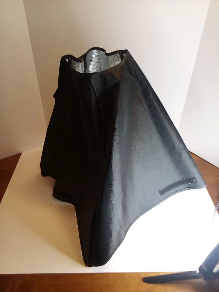 (2) Photography Studio Reflective Light Black / Silver Umbrella - Image 3 of 4