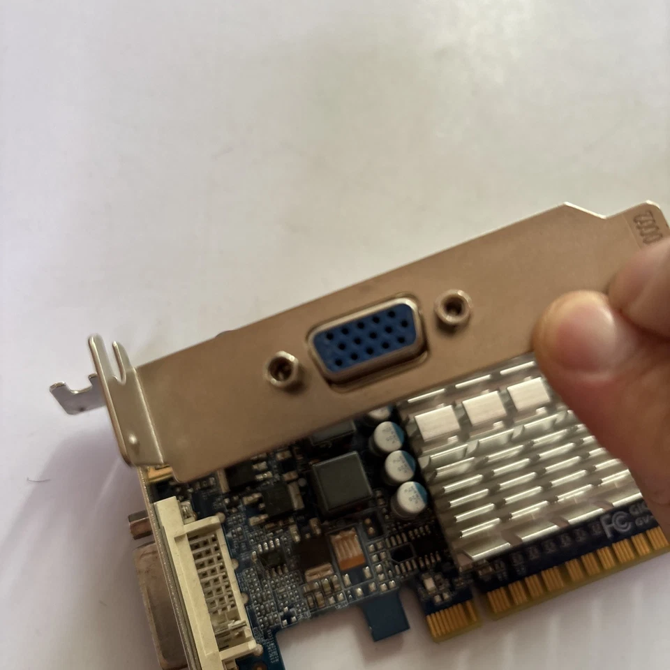 Gigabyte GV-N210SL-1GI Graphics Card Dual link DVI-I/ D-SUB/HDMI - Image 4 of 4