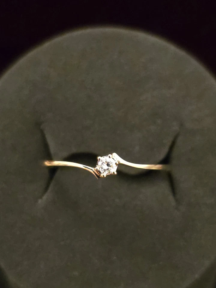 Goldring 585 / 14 Karat mit Diamant