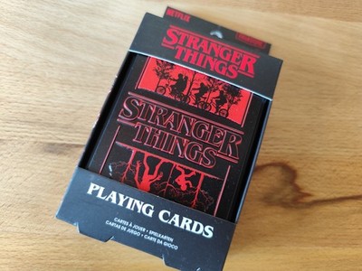 Stranger Things Spielkarten Playing Cards in Metallbox Tinbox (Paladone)