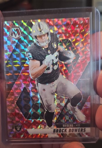 2025 Panini Mosaic - Brock Bowers #5 Red Camo Mosaic Prizm