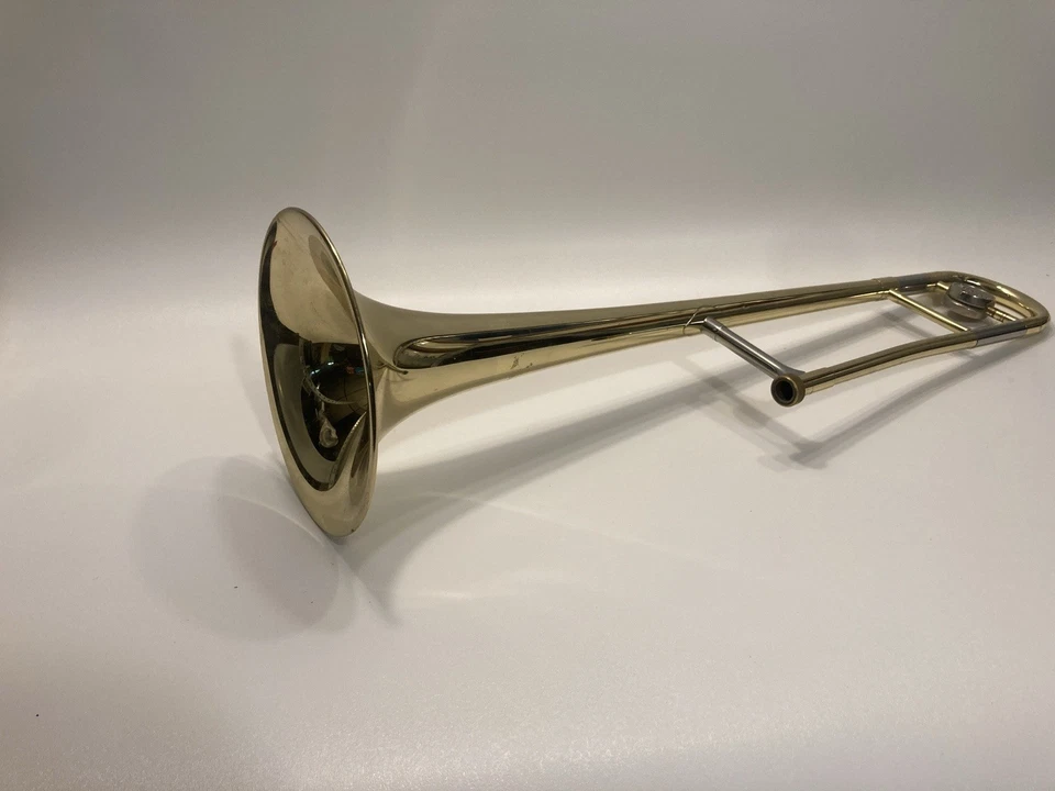 🎺 Trombón Yamaha - Excelente Estado, Gran Sonido, ¡Listo para Tocar! Foto 2 de 4