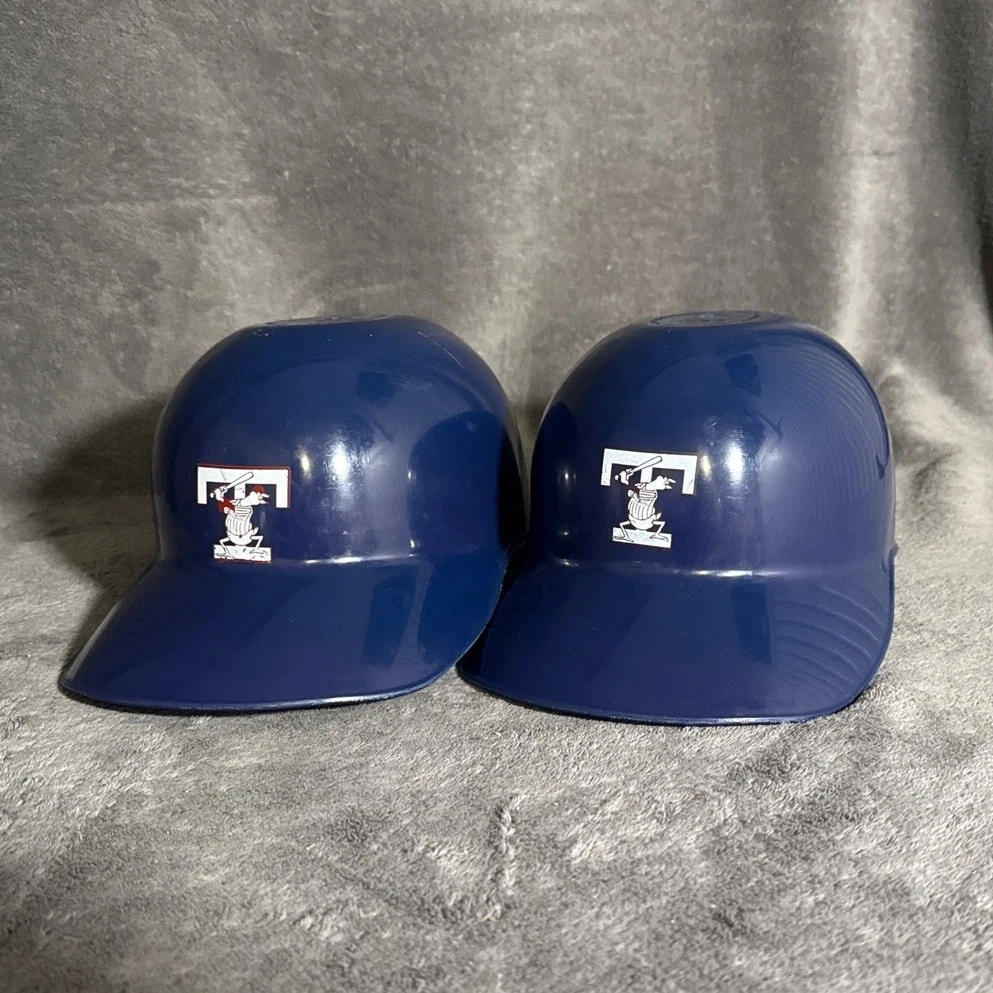 Vintage 80s Toledo Mud Hens Baseball Graphic on a