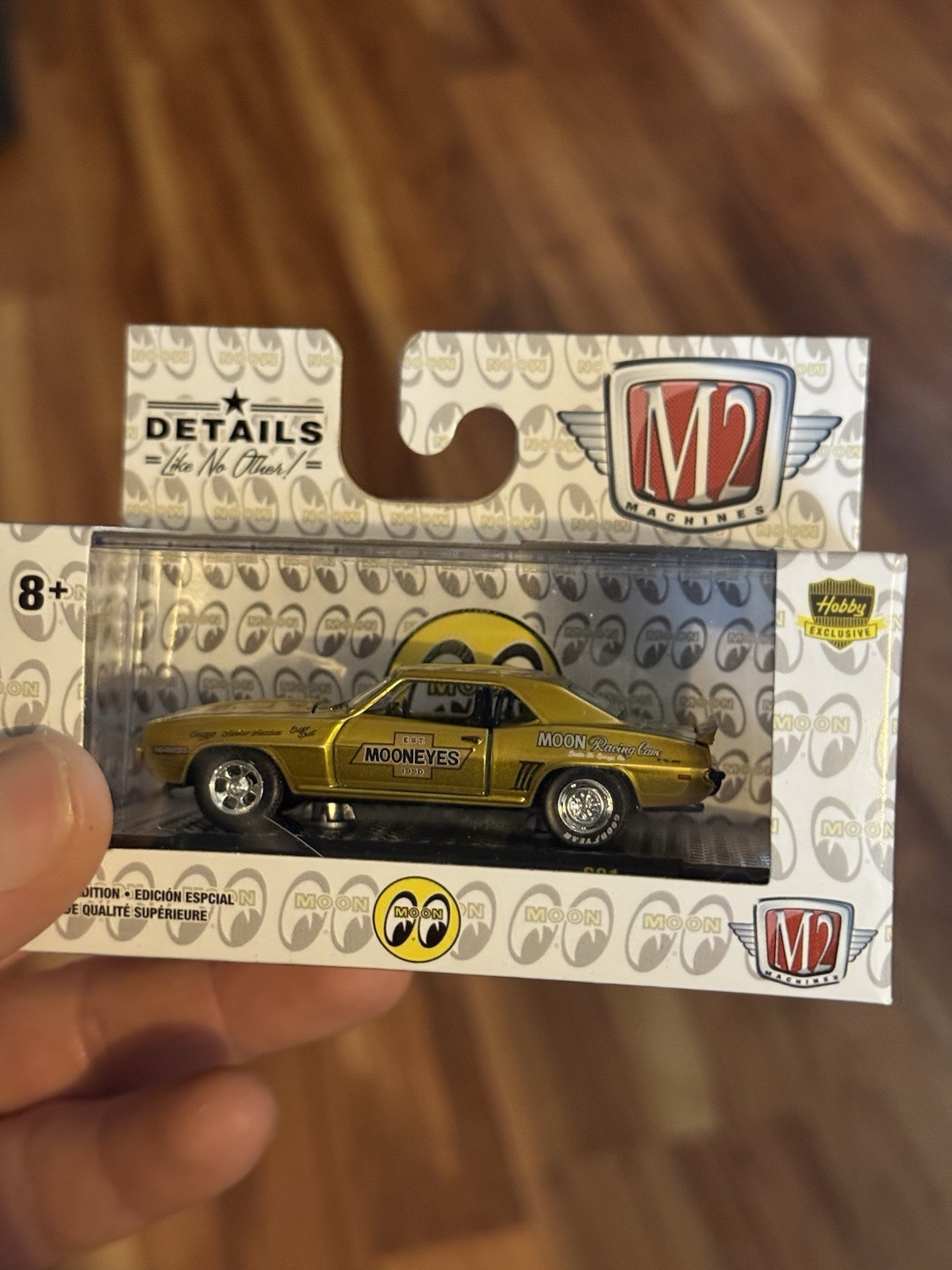 BRAND NEW FULLY COMPLETE W/ DISPLAY SLEEVE M2 MOON-EYES LIQUID GOLD! SET OF 6!