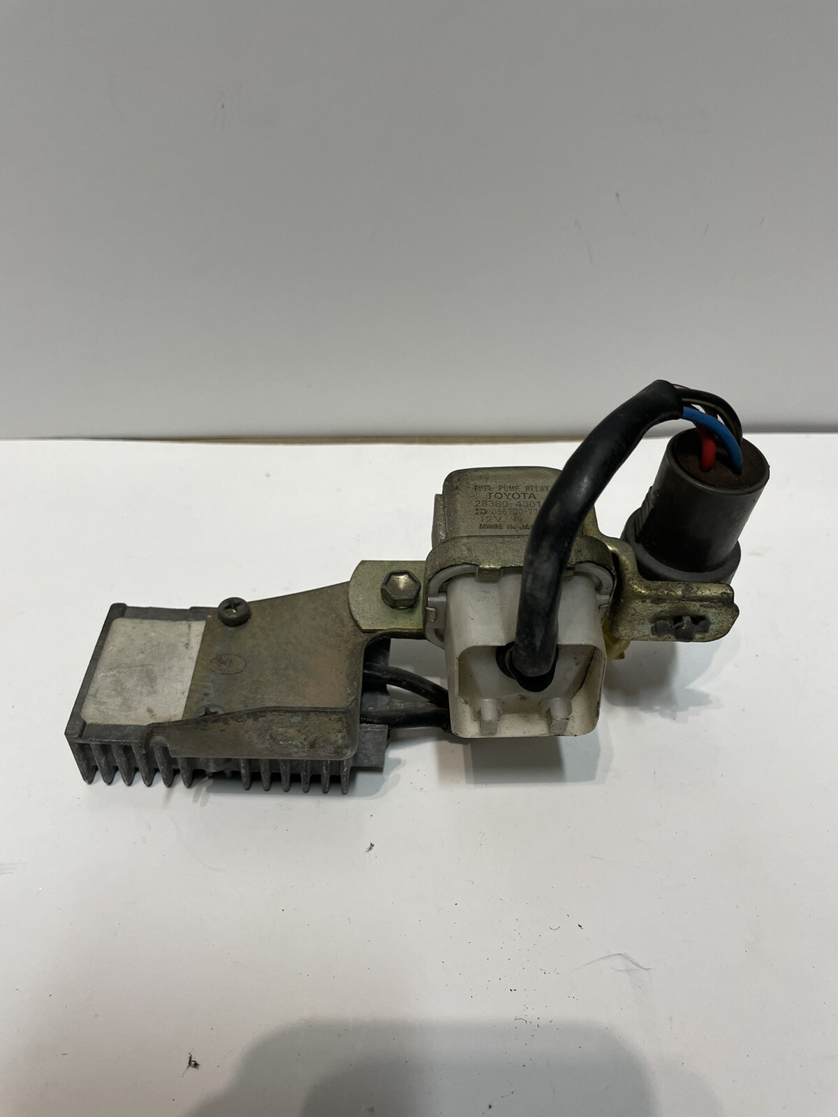 8793 Toyota Supra MK3 7MGTE Fuel Pump Relay Resistor Module 3.0L M/N