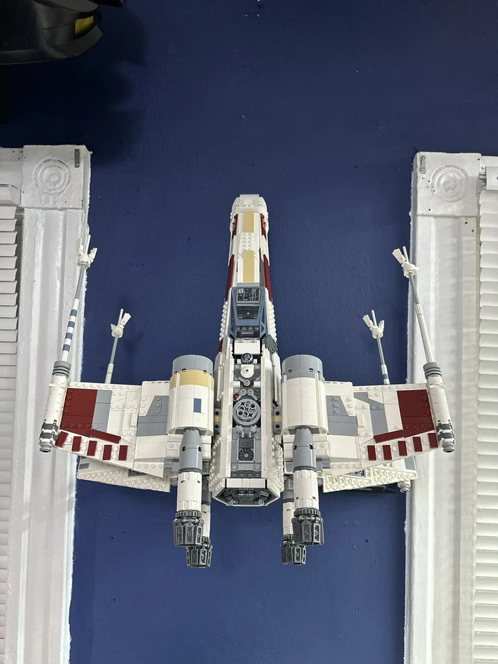 Wall Mount Display for Lego Star Wars UCS X-Wing - Image 3 of 4