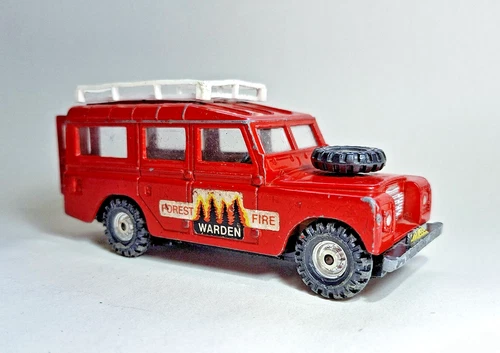 VINTAGE CORGI TOYS # 421 LAND ROVER 109 WB FOREST FIRE WARDEN DIECAST CAR RARE