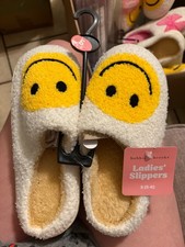 slippers women size 6.5 smiley and camo and flip flops