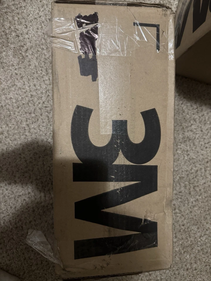 3M WHITE PRISMATIC REFLECTIVE VINYL PUNCHED TRACTOR FEED 15” X 50 Yards - Image 2 of 3