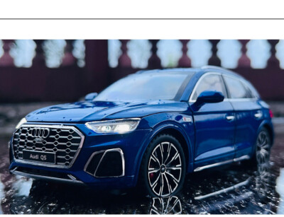 アウディQ5 1/24 ミニカー 1:24 AUDI Q5 SUV Car Model Alloy Diecast Metal Model Toy