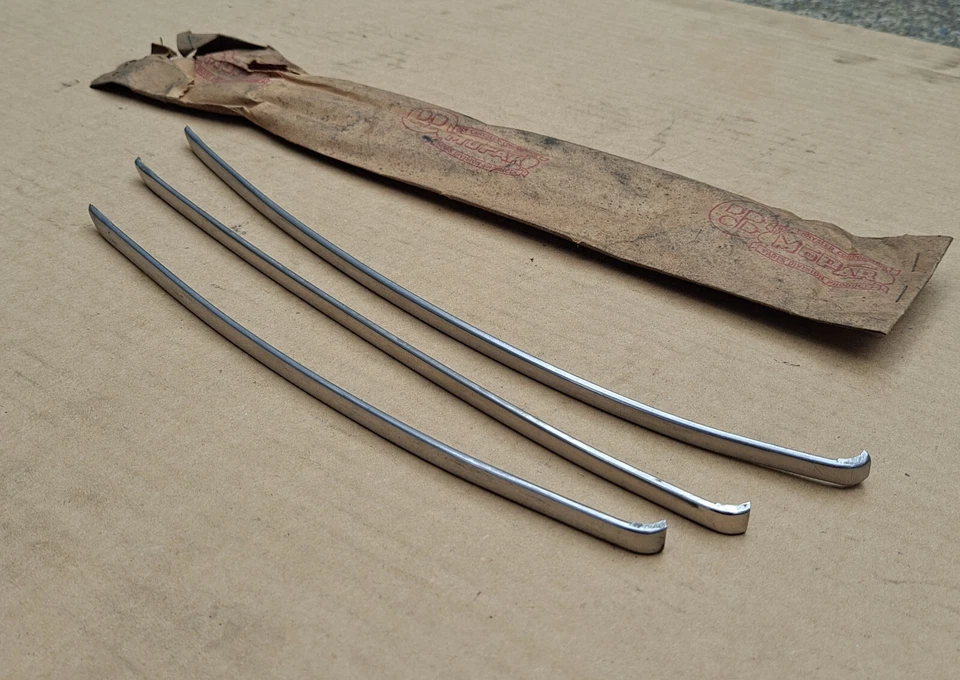 Plymouth Roadking Deluxe 1940 NOS MoPar parrilla superior derecha carcasa paquete de molduras Foto 3 de 4