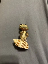 Vintage Sea Shell Frog Figurine  Conducting Trinket Coastal Bayou