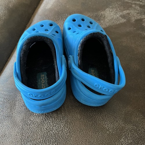 Crocs Blue Fleece Lined 6/7c - Picture 2 of 5