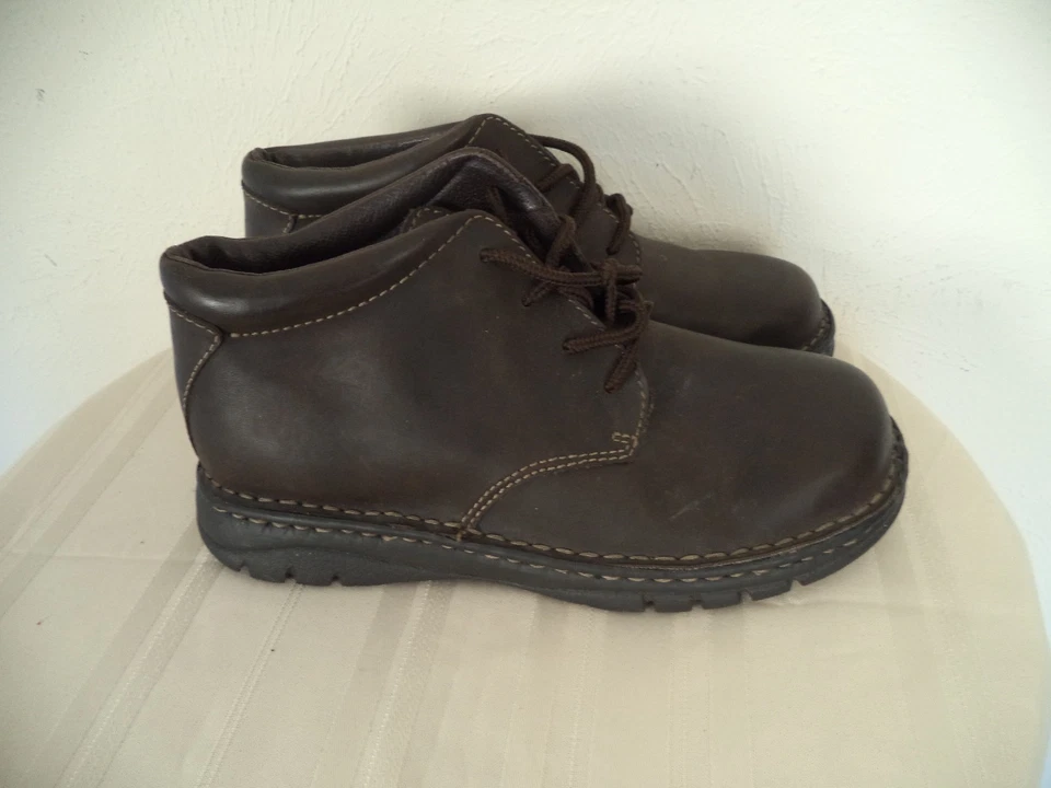 Zapato Sonoma marrón para niño. Talla 5 Med. Todos los materiales hechos por el hombre. Con cordones. Mini Bota Foto 4 de 4