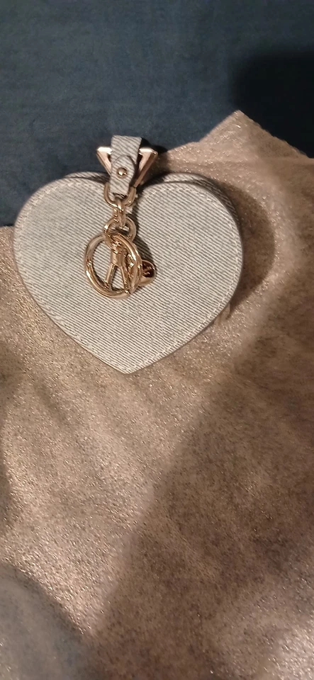 Monedero Kate Spade Denim en forma de corazón Foto 3 de 4