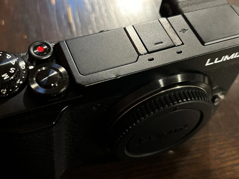 Panasonic Lumix GX7 Mark III (Japanese GX9)  With Charger And Battery READ DESCR - Image 4 of 4