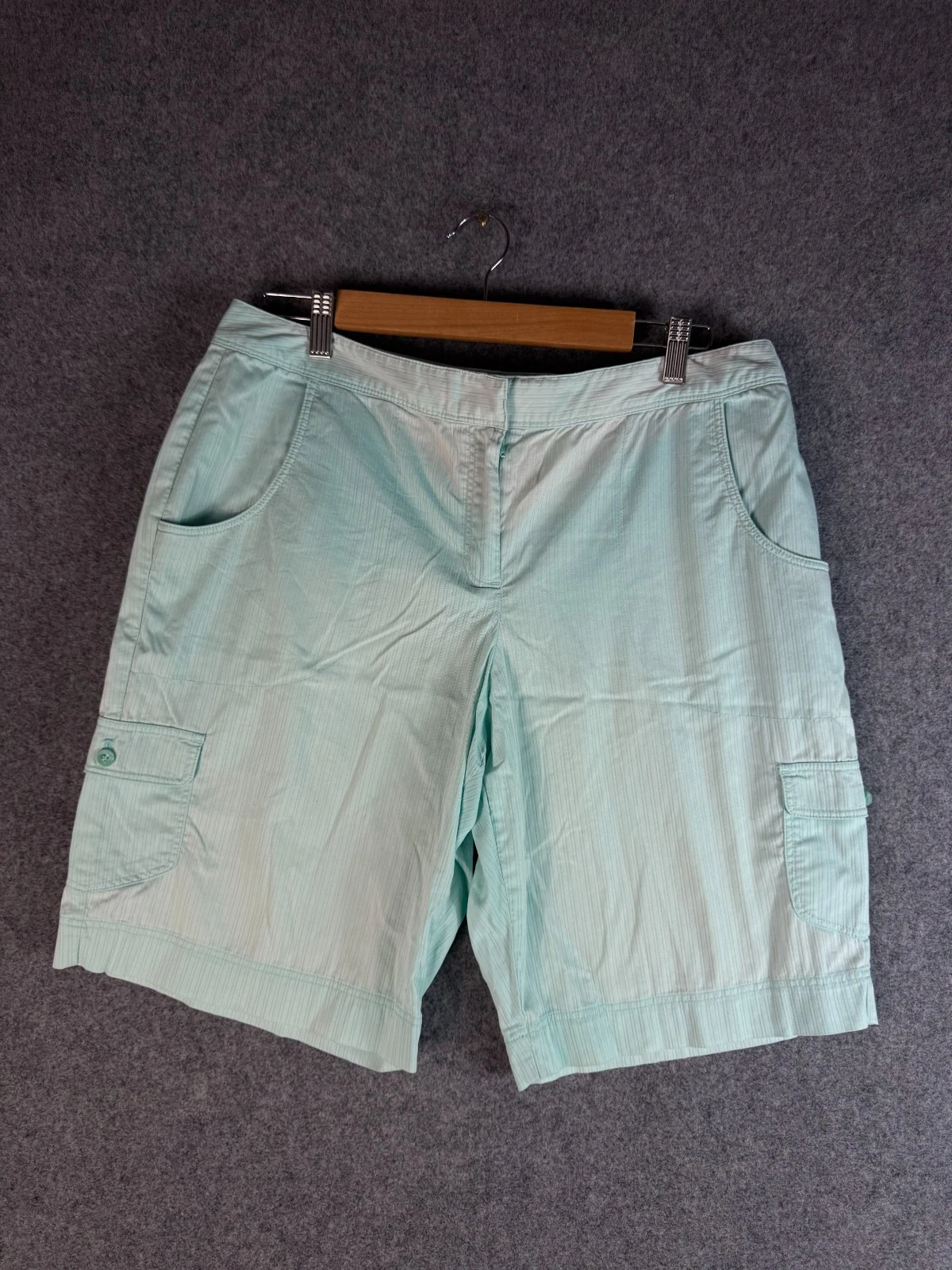 Izod Perform Cargo Shorts Mens Size 35 Green Regular Fit Outdoor Zip Fly Stretch