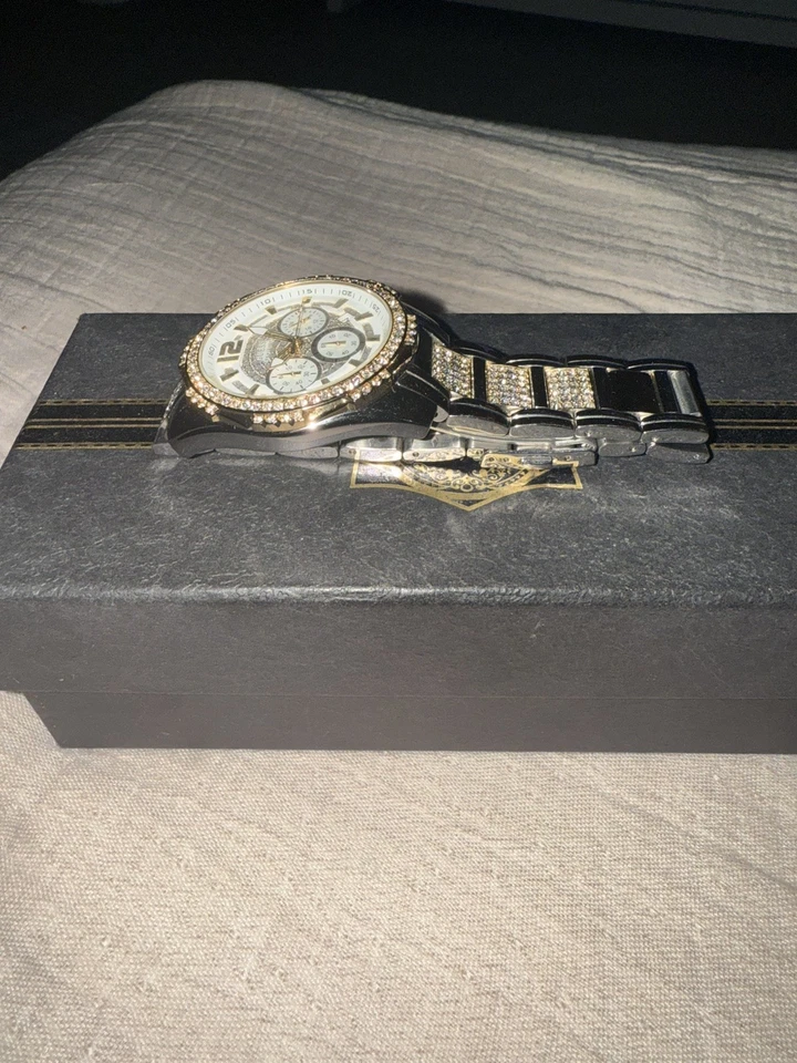 Reloj cronógrafo GUESS U0799G2 para hombre tono dorado cristal acero inoxidable 48 mm Foto 3 de 4