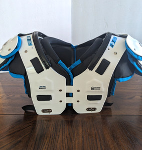 CHAMPRO Football Shoulder Pads AMT 1000 Size 3XL Shoulder 21"-22"