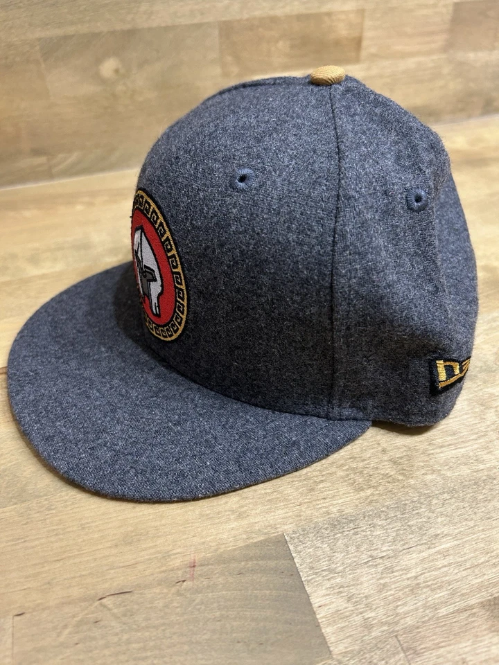 Sombrero Club Exclusivo 7-1/8 New Era Dionic Spartan Casco Mezcla Lana Gorra Foto 2 de 4