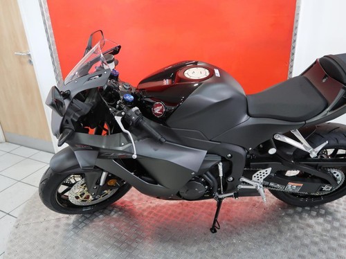Brand new Honda CBR600RR - Picture 10 of 16
