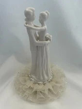 8” Ceramic Porcelain Figurine David Tutera Wedding Cake Topper Bride and Groom.