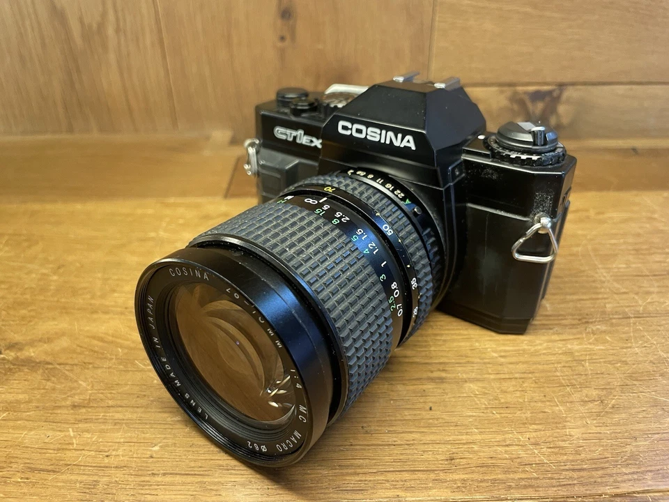 *Obturador mecánico 1/2000: casi como nuevo* Cámara Cosina CT1 EX Pentax K y lente zoom Foto 2 de 4