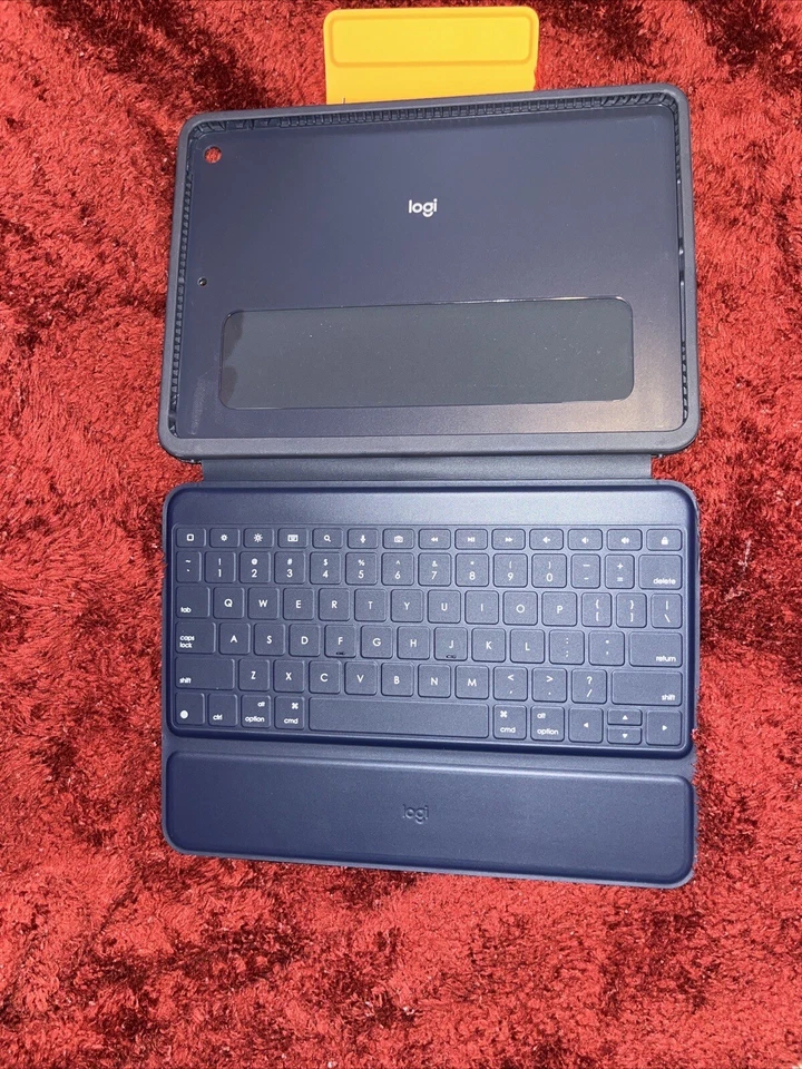 Logitech Rugged Combo 3 iPad keyboard case 7th 8th 9th generation - Image 3 of 3
