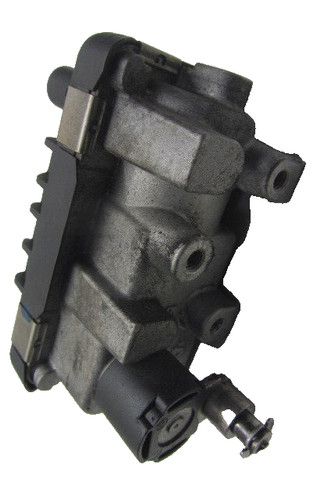 BMW E87 E81 118D  105 KW 143PS TURBO STELLMOTOR Ladedrucksteller REGLER GARRETT