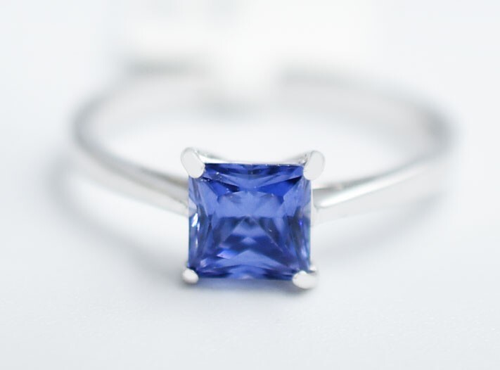 LAB CREATED 0.85 Cts TANZANITE SOLITAIRE RING 10K WHITE GOLD - New With Tag