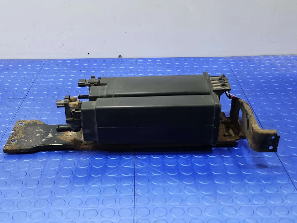 04-18 Infiniti QX56 QX80 Fuel Vapor Charcoal Canister Assembly OEM 149507S000 - Image 3 of 4