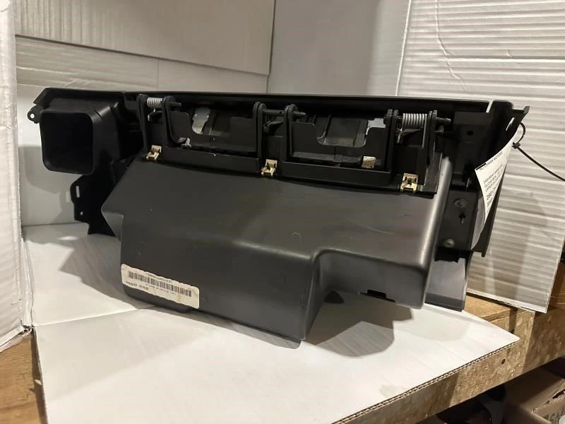 08-10 Chrysler Town & Country painel superior de instrumentos conjunto de caixa de luvas - Imagem 3 de 3