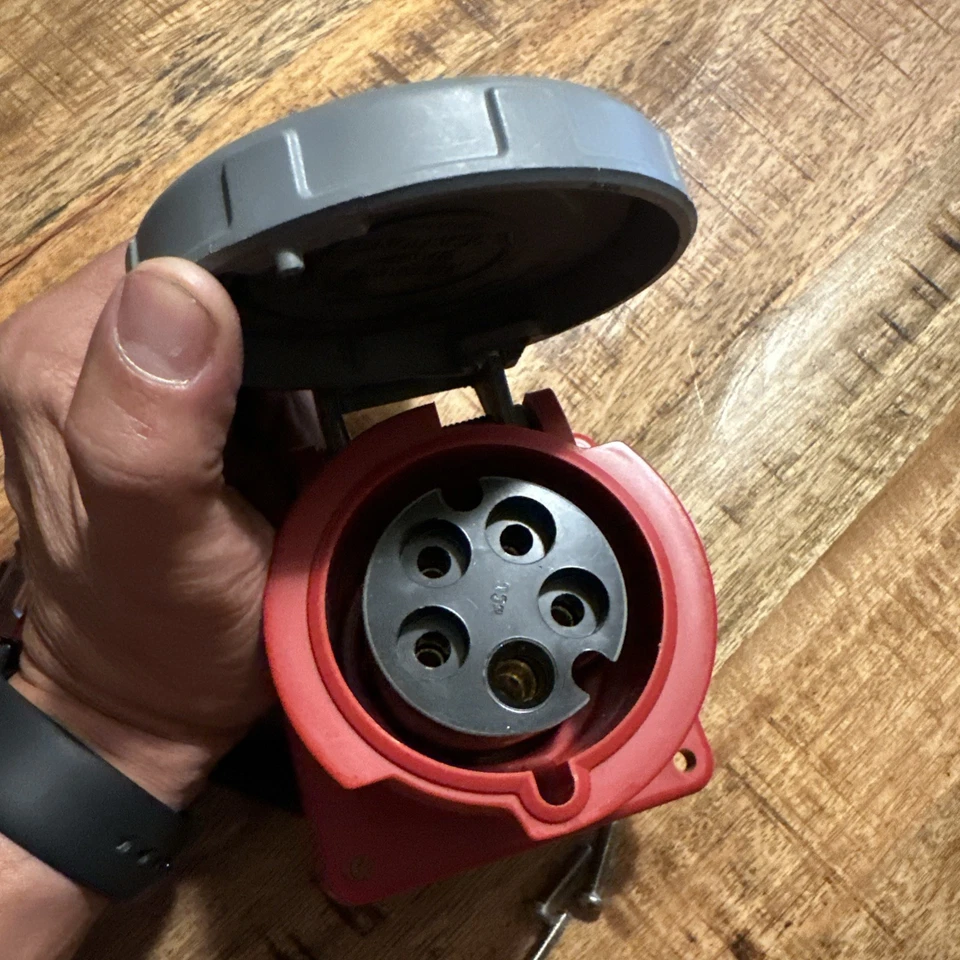 ⭐NEW TAKEOUT⭐ HUBBELL HBL460R7W 60-Amp RECEPTACLE 480Vac 60A 3P 4W 460R7W - Image 4 of 4