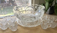 Vintage L.E. Smith Punch Bowl Set – Slewed Horseshoe Pinwheel Stars + 11 Cups