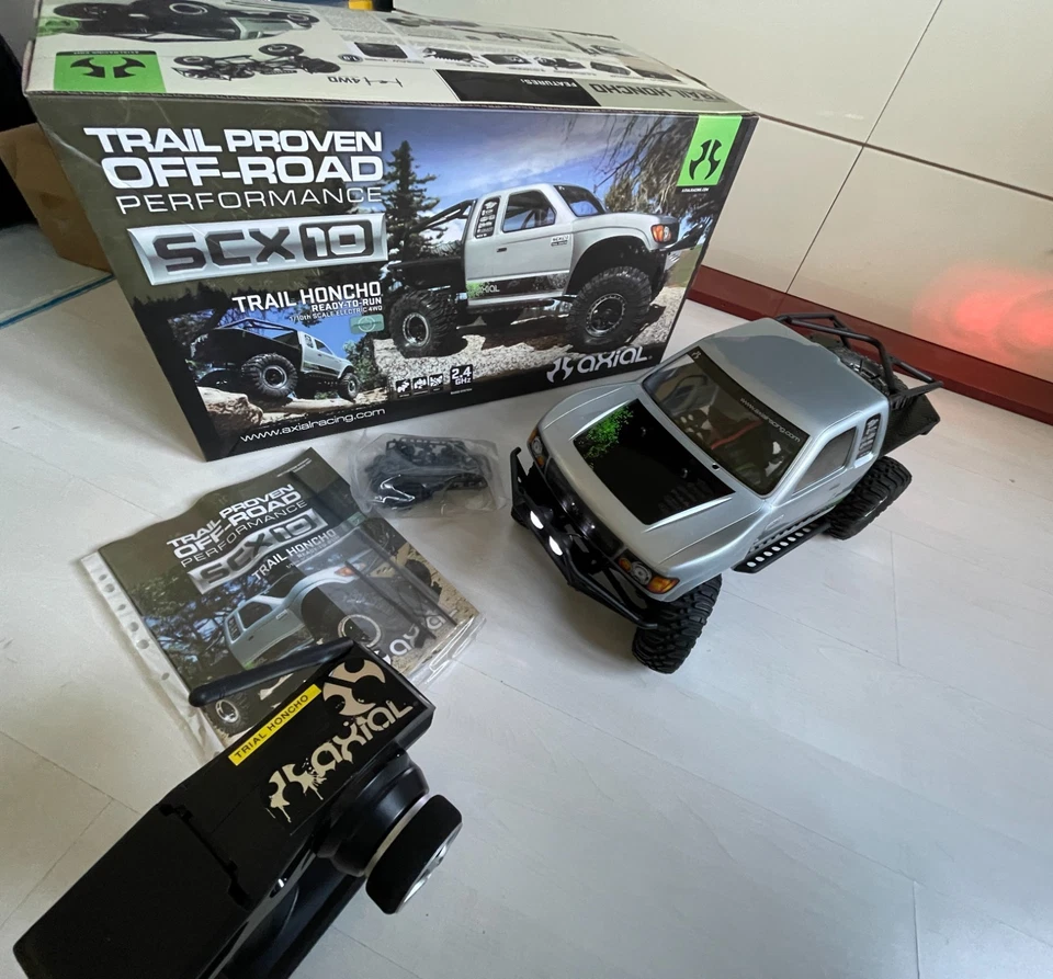 Axial SCX10 Trail Honcho Jeep 1:10 4WD RTR Top Zustand, Crawler - Bild 3 von 4